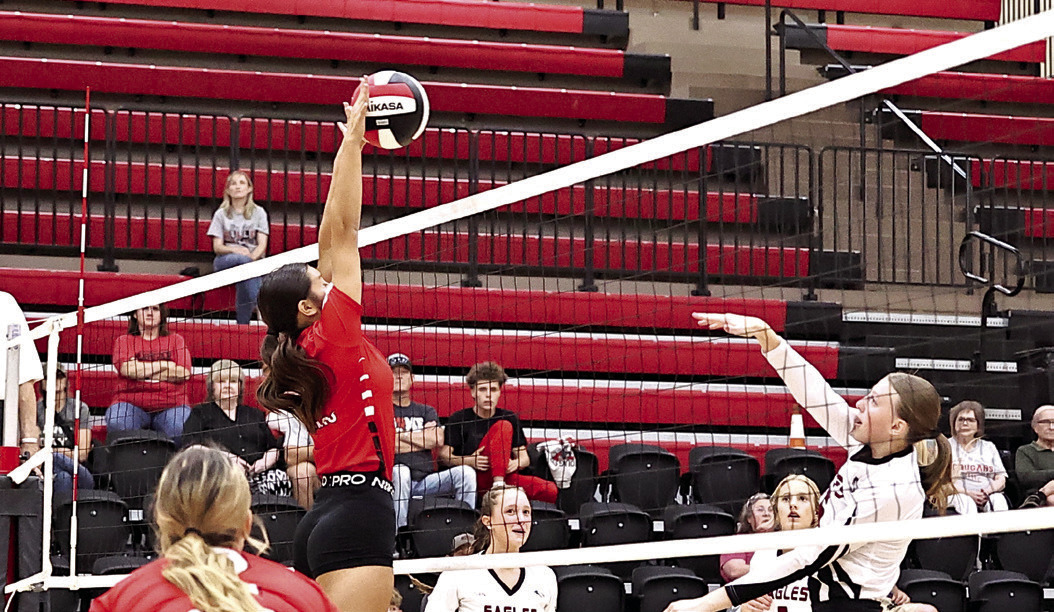 North Rock Creek’s Mya Wong stretches for the block. Photo courtesy of Gowin Photography