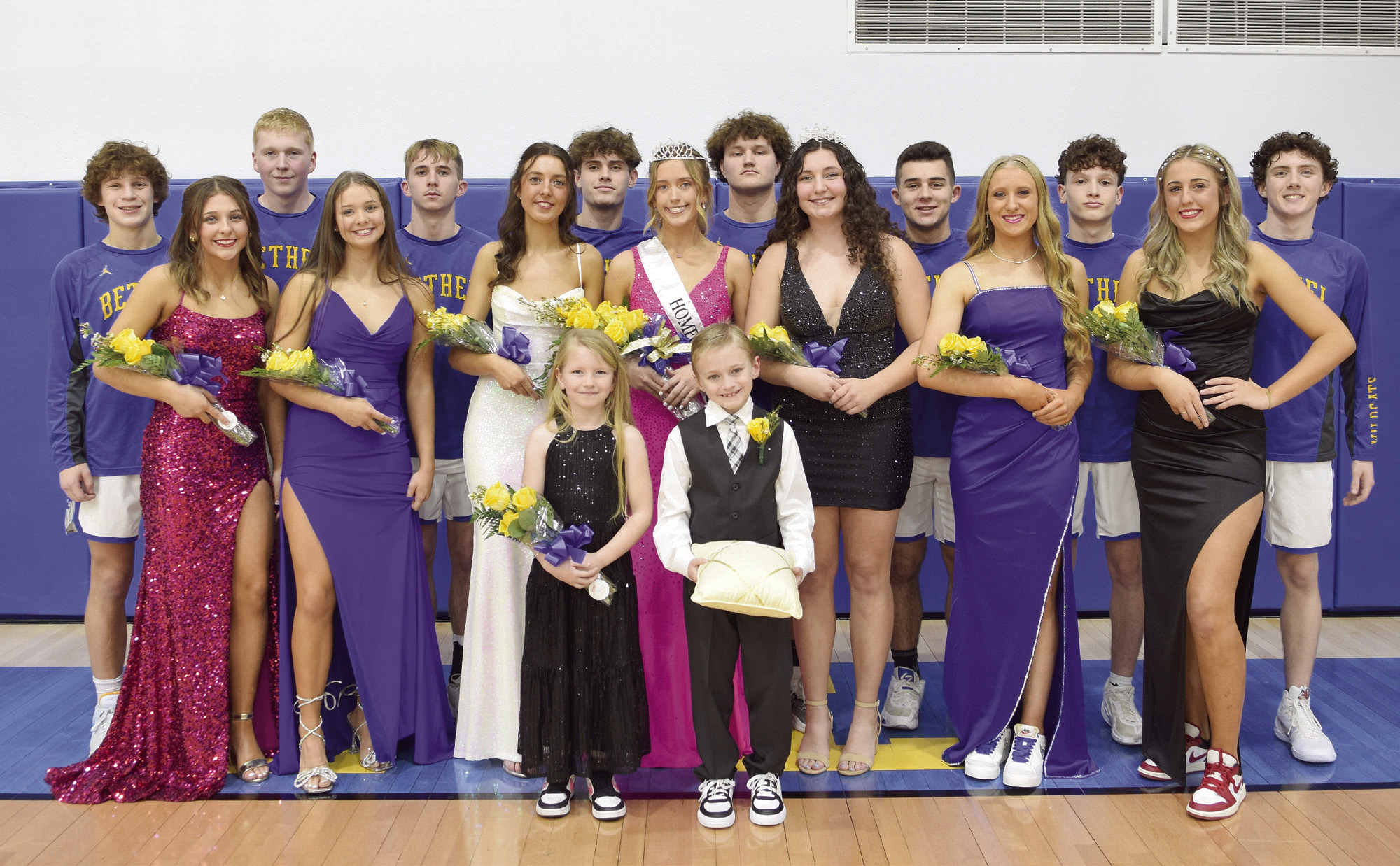 Bethel's Homecoming Queen Brooklyn Duff poses with her court. Back row: Maddox Davis, Austin Brown, Jake Stephenson, RJ Morris, Cale Duncan, Bray Bussell, Darius Cheatham, Kevin Thornburg Royalty: Freshman Attendant, Bailey Tucker; Junior Attendant, Paityn Seiger; Sr. Candidate, Casey Brock; Queen, Brooklyn Duff; ‘23 Queen, Hannah Davidson; Sr. Candidate, Marlee Affentranger; Sophomore Attendant Lexi Tucker. Front Row: Bethel first graders: JJ Jennings and Wyatt Fitzgerald. Countywide & Sun/Julie Talton