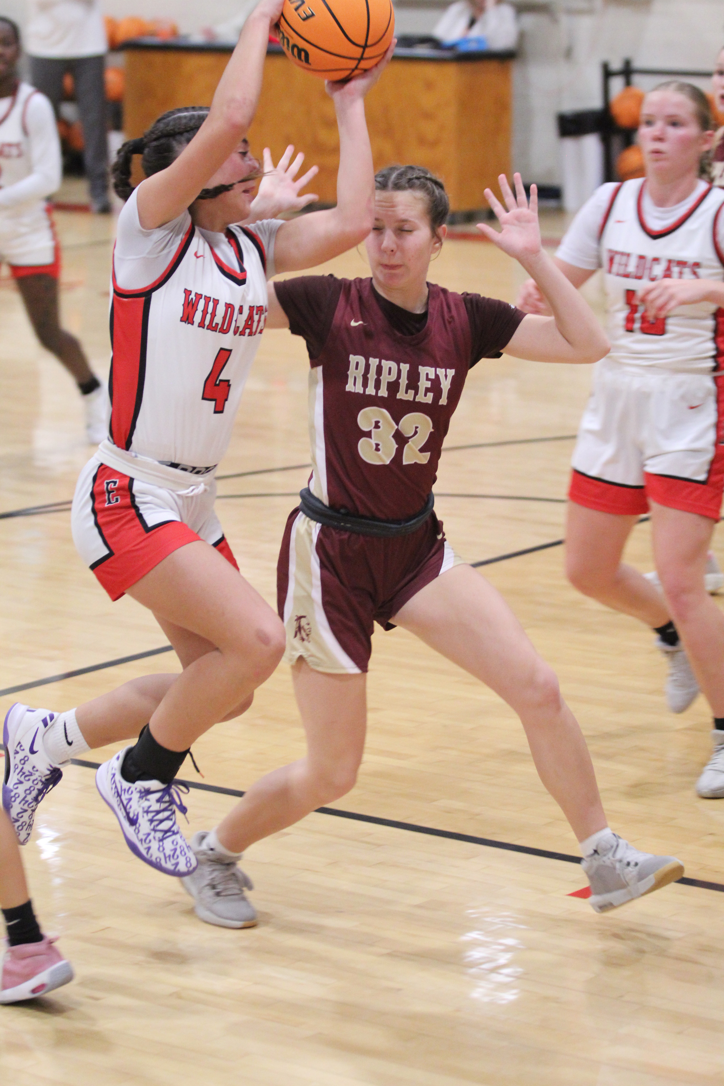 Earlsboro freshman Lilly Gentry drives past a Ripley defender on her way to a jump shot in the fourth quarter of the Nov. 19 home game. The Lady Wildcats lost, 28-45. Countywide & Sun/ Natasha Dunagan