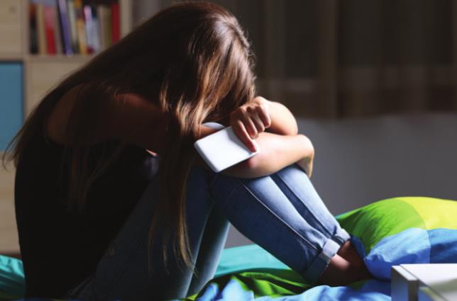 How Can Parents Prevent Digital Damage To Teens?