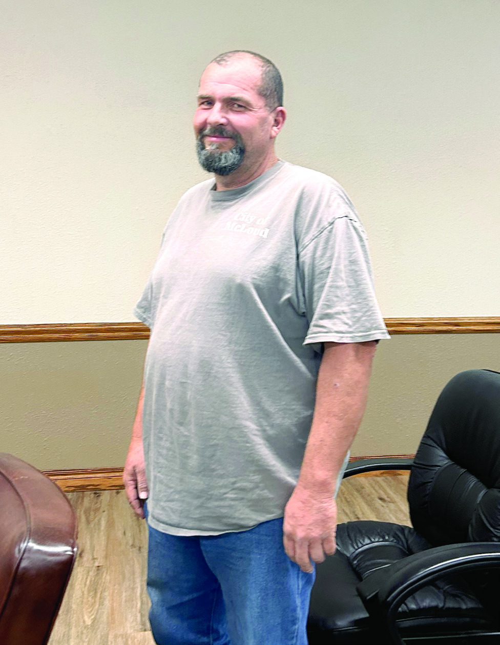 Russell ‘Rusty’ Beaver recognized during the Employee Highlight. Countywide &amp; Sun/Suzie Campbell
