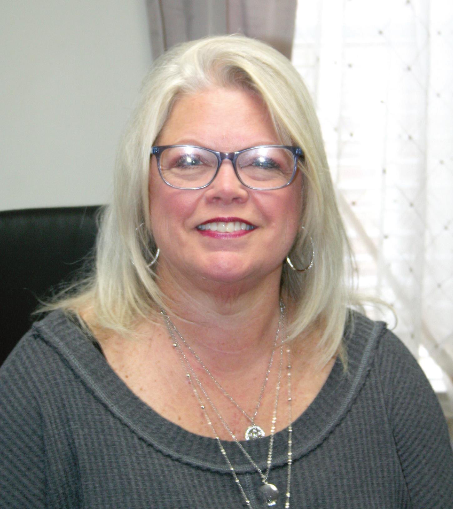 Pottawatomie County 911 Director Robin Ueltzen is a graduate of Shawnee High School, and spent approximately ten years as the 911 Coordinator for the City of Shawnee. Countywide &amp; Sun/Kendra Johnson