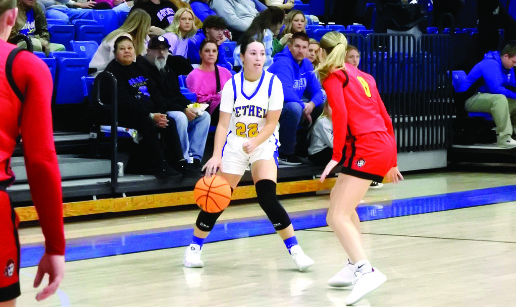 Bethel’s Ava Gascon looks for the open play in action against Dale Friday, Dec. 6. Bethel Lady Wildcats lost 63-34. Countywide & Sun/ Suzie Campbell