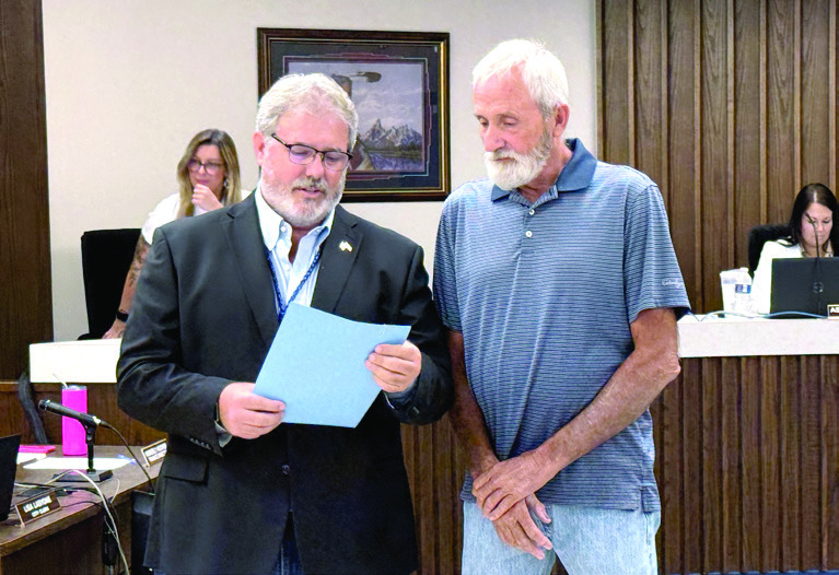 Shawnee Mayor Eric Stephens, along with fellow commissioners and citizens, thanked Mark Sehorn for his dedication as Ward 5 Commissioner for the last eight years. Sehorn logged his final votes at the Sept. 21 meeting. Photos by Julie Talton, Countywide & Sun