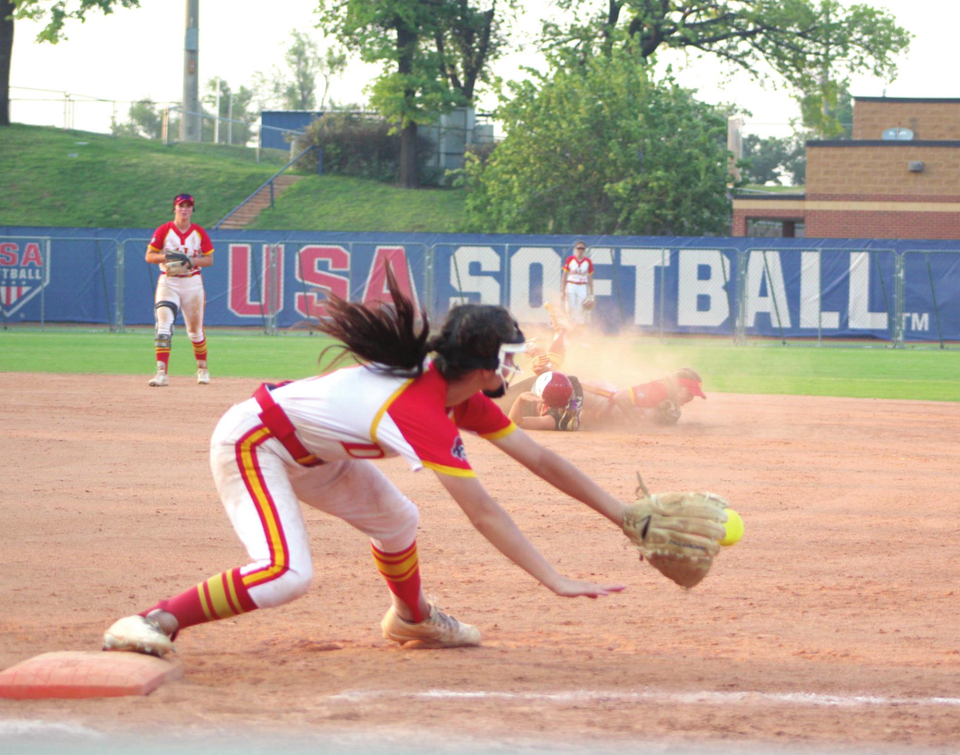 Dale Lady Pirates Are Class 4A Slow-Pitch Runners-Up
