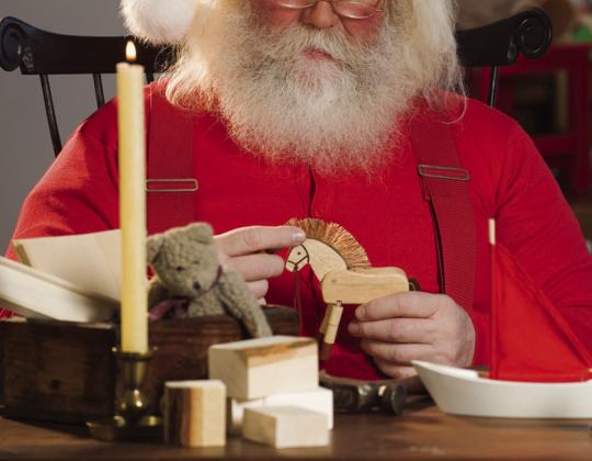 Santa &amp; Mrs. Claus Bring Their Workshop To Downtown Shawnee