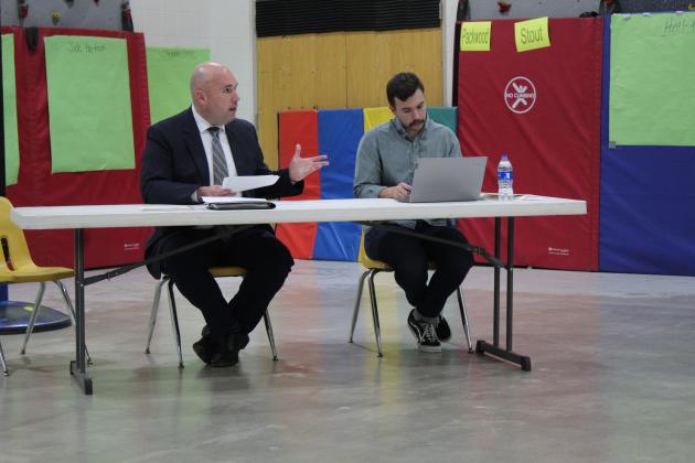 Superintendent Robert Kinsey, Dylan Hays