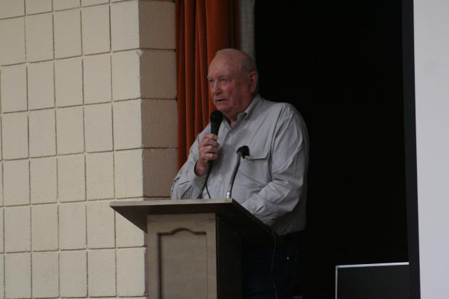 Auctioneer David Turner