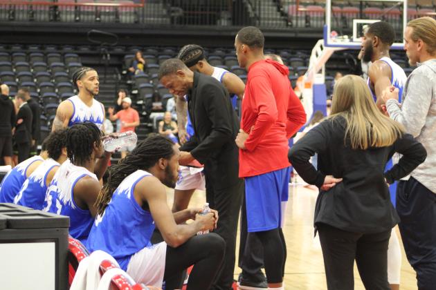 Coach Derrick Rowland
