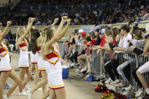 Dale Cheerleaders &amp; Student Section