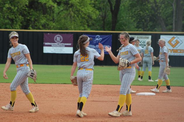 Katelyn Fleming, Jessi Hull, Samantha Schweighardt