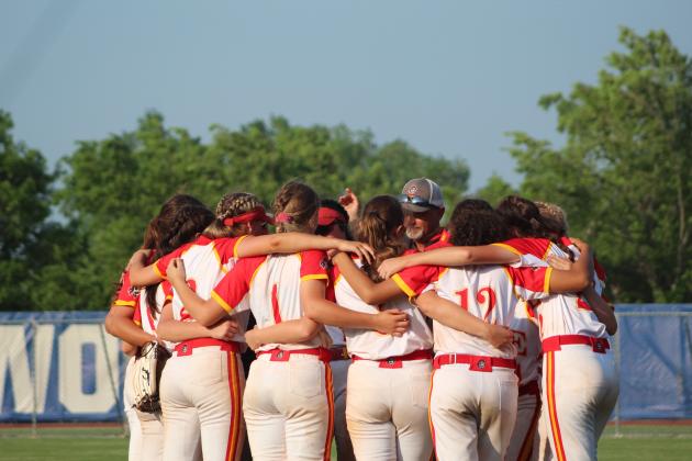 Dale Lady Pirates Are Class 4A Slow-Pitch Runners-Up