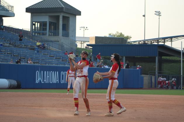 Dale Lady Pirates Are Class 4A Slow-Pitch Runners-Up