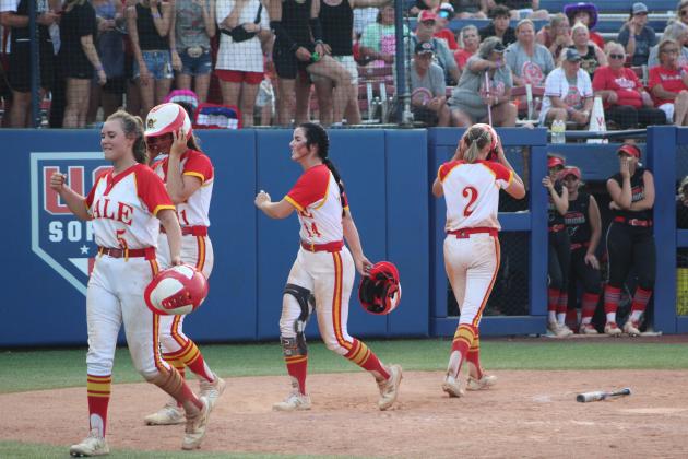 Dale Lady Pirates Are Class 4A Slow-Pitch Runners-Up