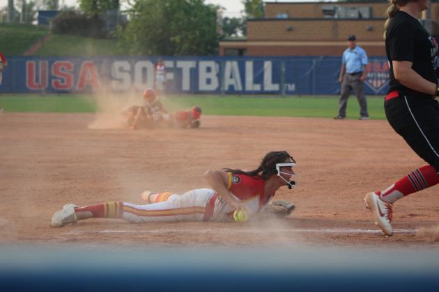 Dale Lady Pirates Are Class 4A Slow-Pitch Runners-Up