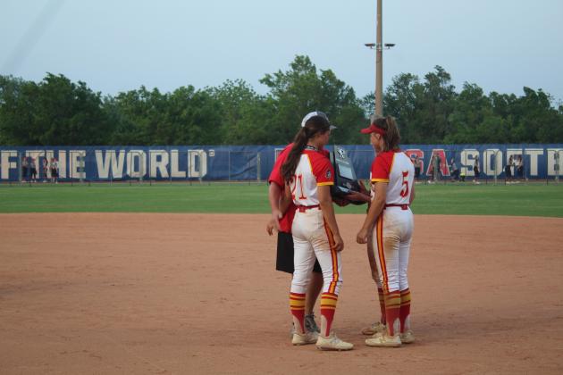Dale Lady Pirates Are Class 4A Slow-Pitch Runners-Up