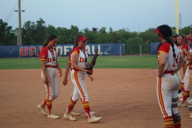 Dale Lady Pirates Are Class 4A Slow-Pitch Runners-Up