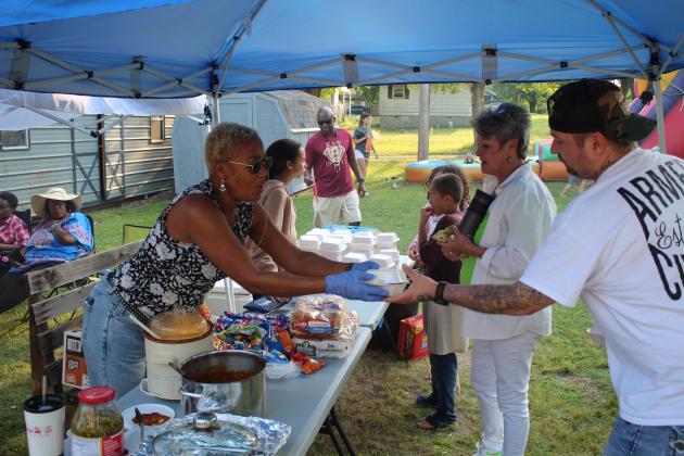 Demetria Bivens sells chili nachos.