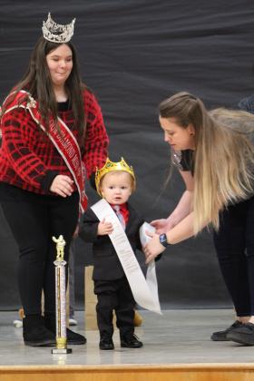 Miss &amp; Mr. Christmas Pageant