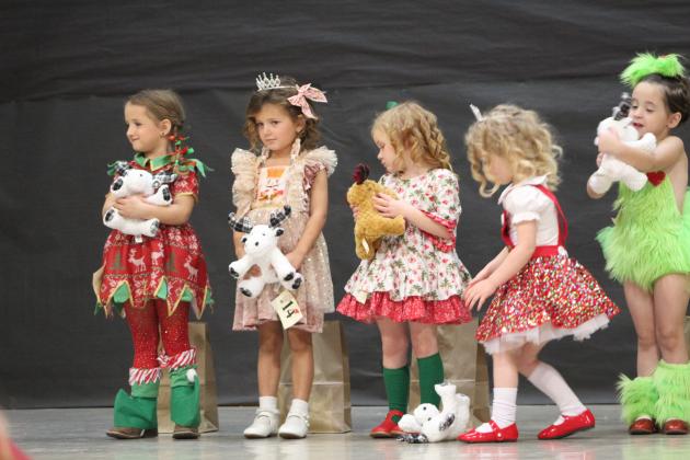 Miss &amp; Mr. Christmas Pageant