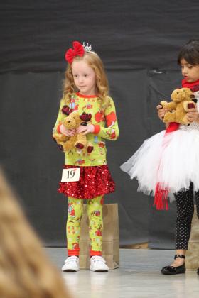 Miss &amp; Mr. Christmas Pageant
