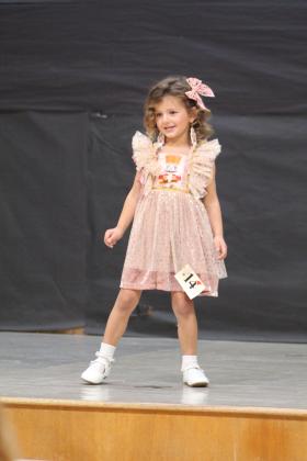 Miss &amp; Mr. Christmas Pageant