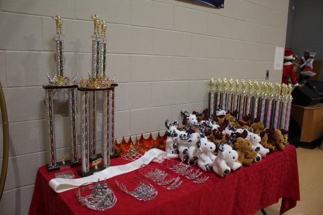Miss &amp; Mr. Christmas Pageant