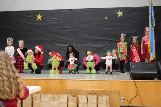 Miss &amp; Mr. Christmas Pageant
