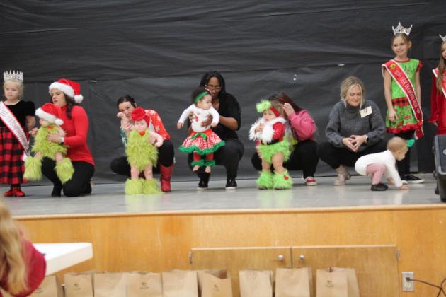 Miss &amp; Mr. Christmas Pageant