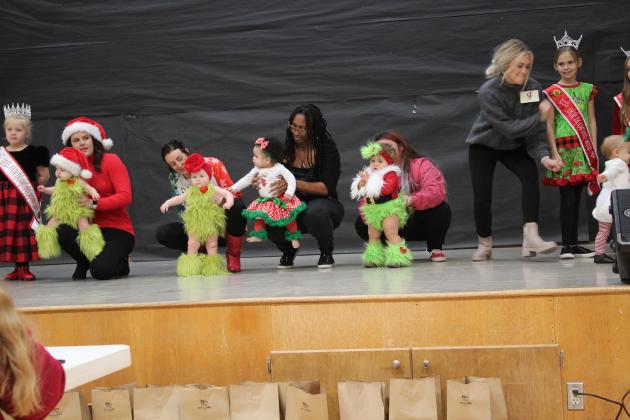 Miss &amp; Mr. Christmas Pageant