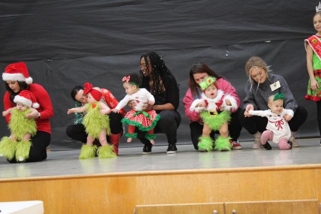 Miss &amp; Mr. Christmas Pageant