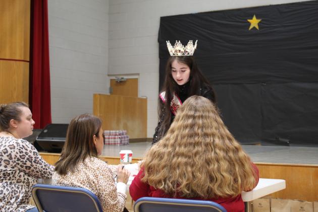 Miss &amp; Mr. Christmas Pageant