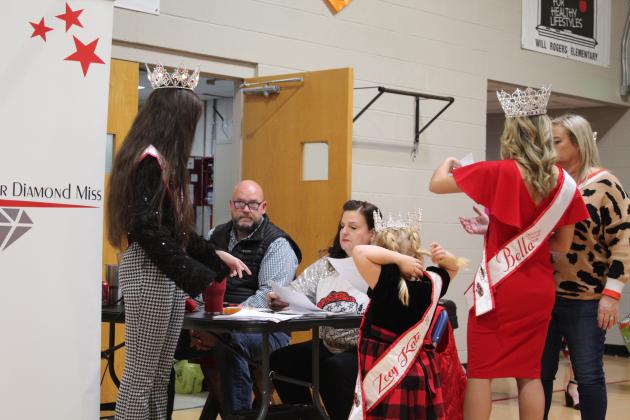 Miss &amp; Mr. Christmas Pageant