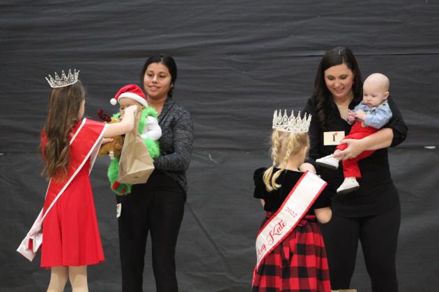 Miss &amp; Mr. Christmas Pageant