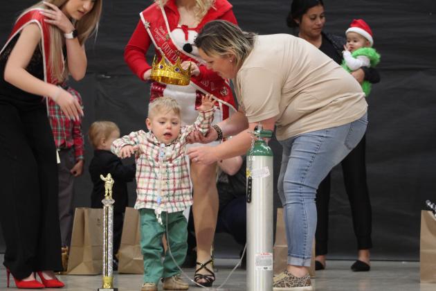 Miss &amp; Mr. Christmas Pageant