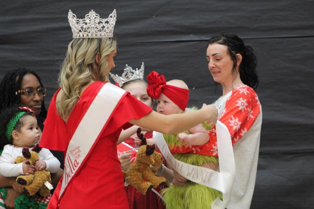 Miss &amp; Mr. Christmas Pageant