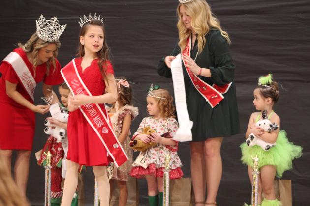 Miss &amp; Mr. Christmas Pageant