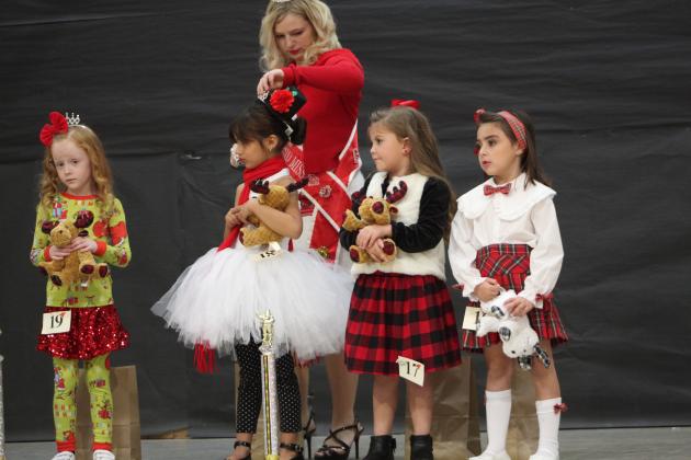 Miss &amp; Mr. Christmas Pageant