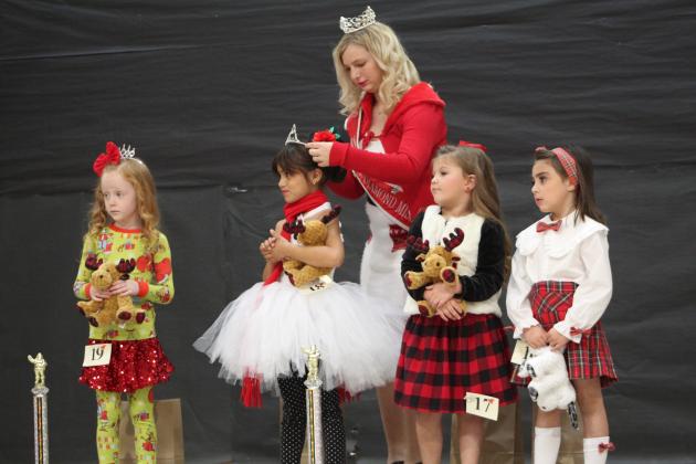 Miss &amp; Mr. Christmas Pageant