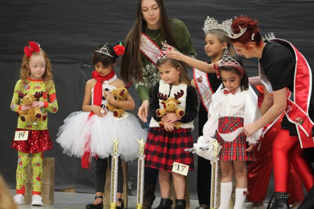 Miss &amp; Mr. Christmas Pageant
