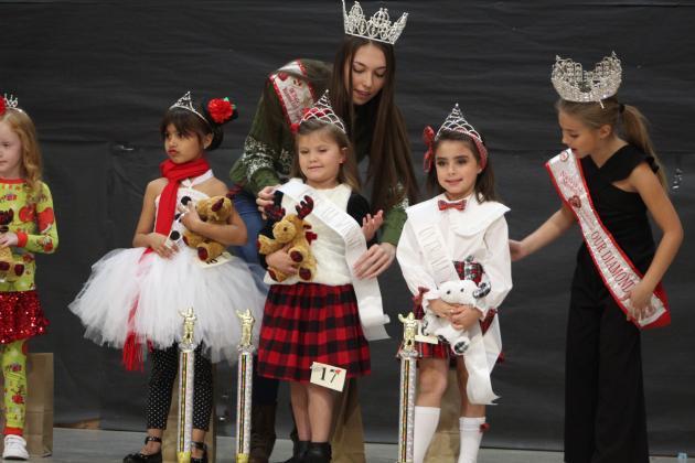 Miss &amp; Mr. Christmas Pageant