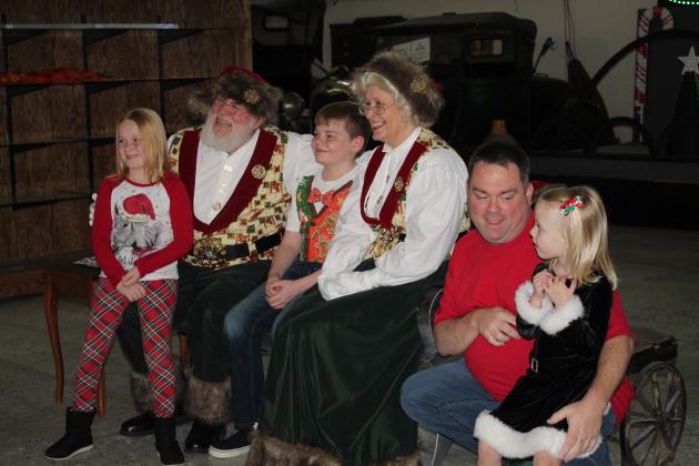 Santa &amp; Mrs. Claus Visit History Museum