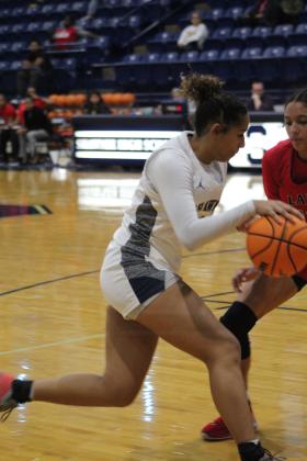 Shawnee Lady Wolves vs. Mustang Lady Broncos