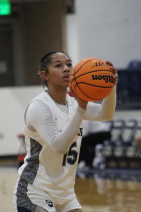Shawnee Lady Wolves vs. Mustang Lady Broncos