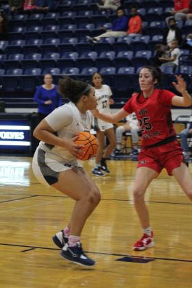 Shawnee Lady Wolves vs. Mustang Lady Broncos