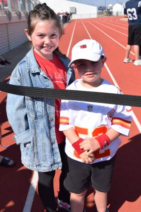 Grove Students, Sophie (3rd grade) and brother Brooks (Kindergarten) Minnigh