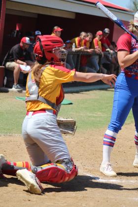 Dale Lady Pirates Host Softball Tournament