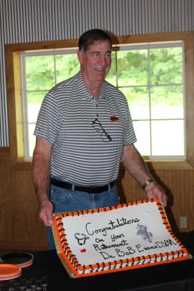 Tecumseh Vet Clinic Founder Retires After 46 Years
