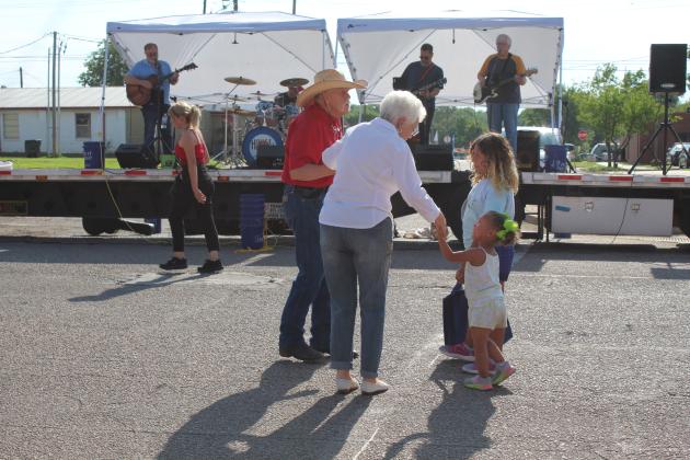 Mingle on Main Street Block Party