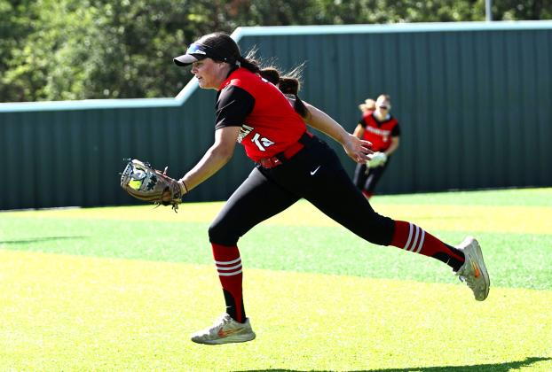 North Rock Creek's Morgan Campbell make an over the shoulder catch. Photo courtesy of Gowin Photography